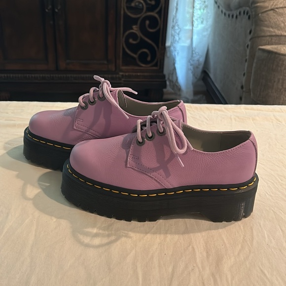 Dr. Martens platform lavender lace up leather oxford shoes - Picture 5 of 11